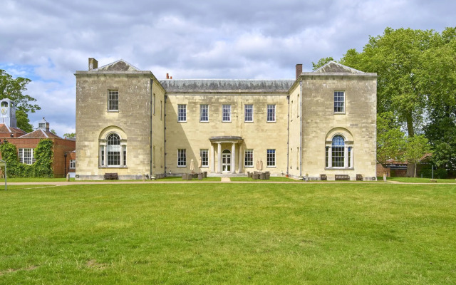 Hitchin Priory