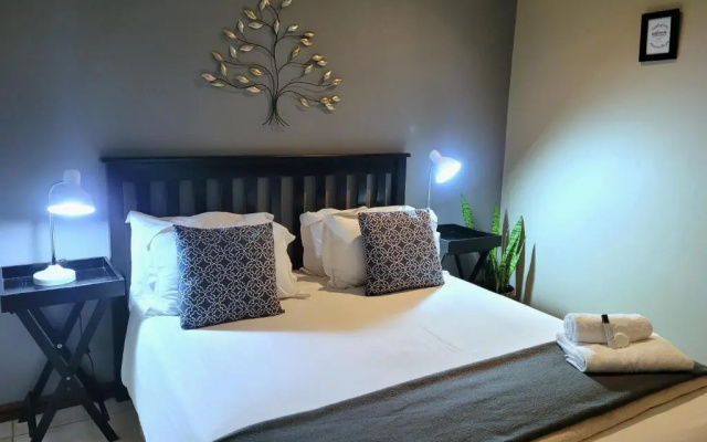 Tropical Seaside Suite 10