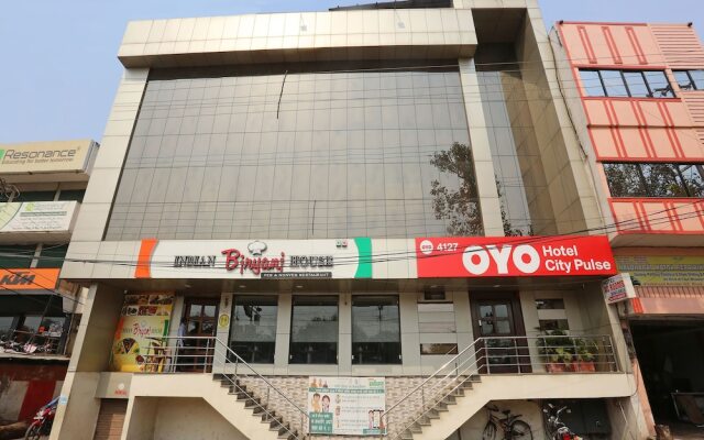 Отель OYO 4127 Hotel City Pulse Индия, Райпур - отзывы, цены и фото номеров - забронировать отель OYO 4127 Hotel City Pulse онлайн вид на фасад