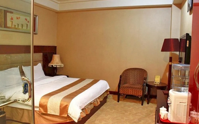 Shi Ji Huang Chao Holiday Hotel