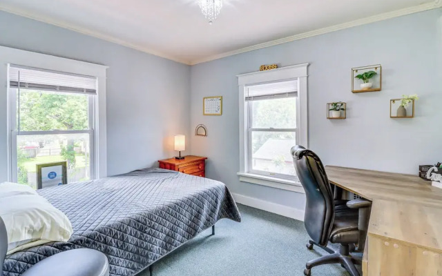 Walkable Abode in Stroudsburg's Business District!