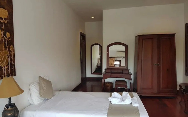 Akira Luang Prabang