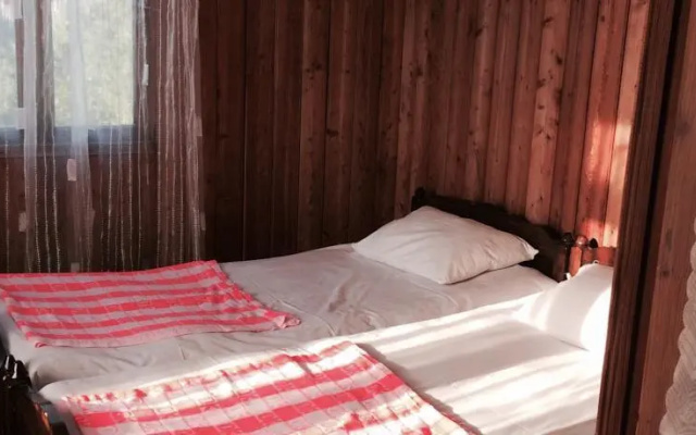 Mari Guest House