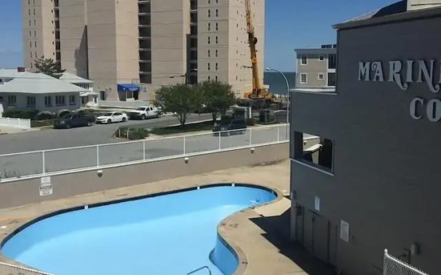 Mariners Court 206