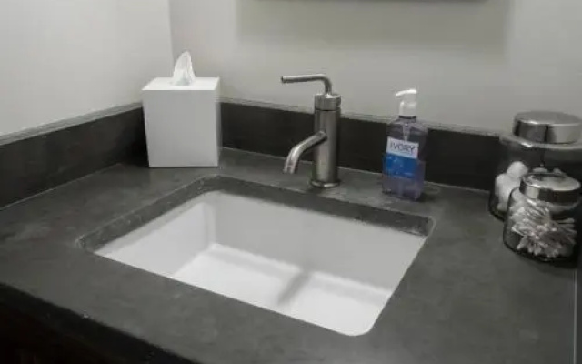 Oliver Pet Friendly Rental