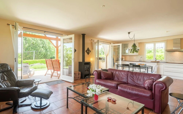 Spaciosu Holiday Home in Sadillac with Swimming Pool