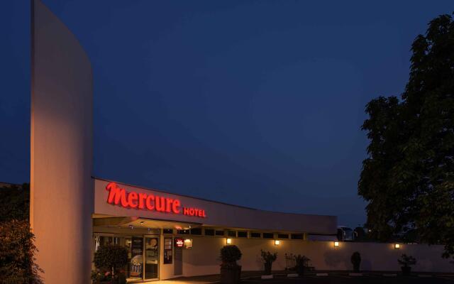 Отель Mercure Paris Orly Tech Airport вид на фасад