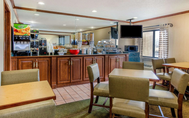 La Quinta Inn by Wyndham Detroit Southgate