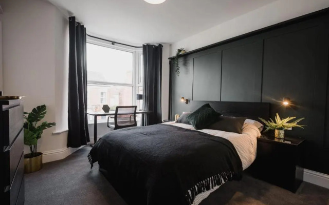 Newly Refurbished Sylish Hull 3 Bed Apartment
