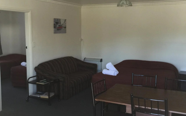 Ferry Motel
