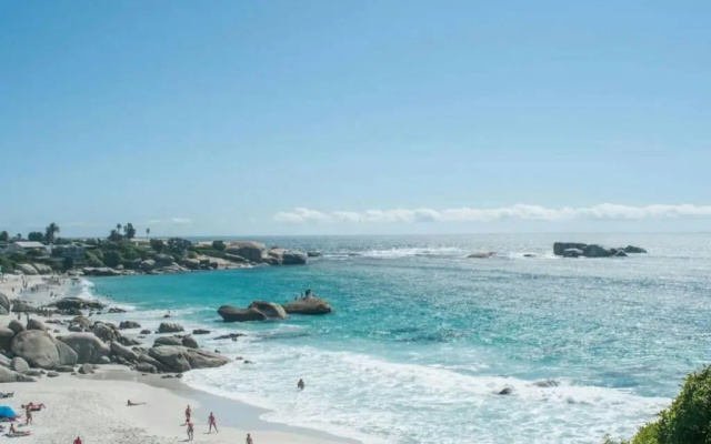 Clifton 3rd Beach house - Breathtakingly Beautiful Views!