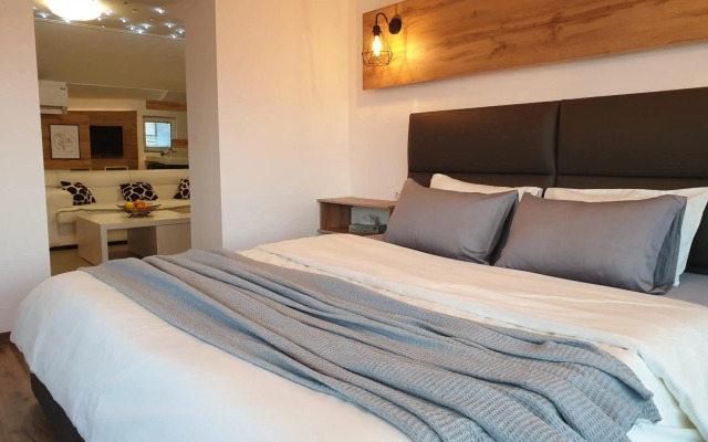 Sky Apartments Special