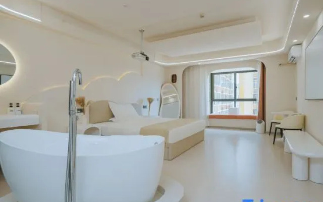 North Latitude 21°C Smart Hotel (Jinghong Peacock Lake Branch)