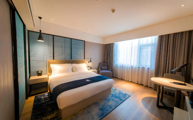 Echarm Hotel (Hezhou Lingfeng Square)