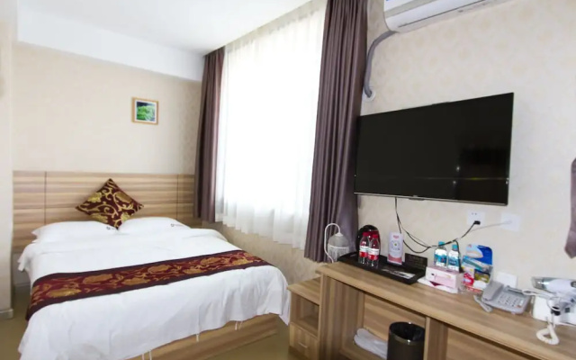 Center Of City Creo Hotel