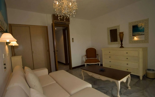 Porto Paros Hotel & Villas