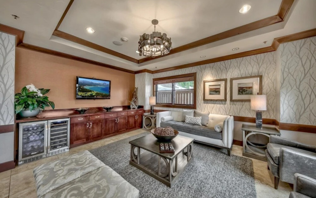 3 Bedroom Private -Tons Of Amenities Condo by RedAwning