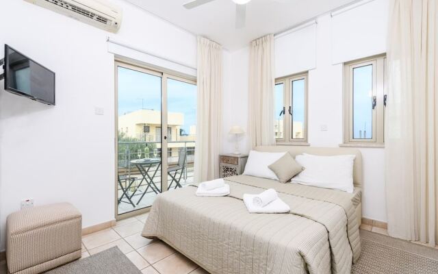Отель Sunrise Bay Villa #3 комната для гостей