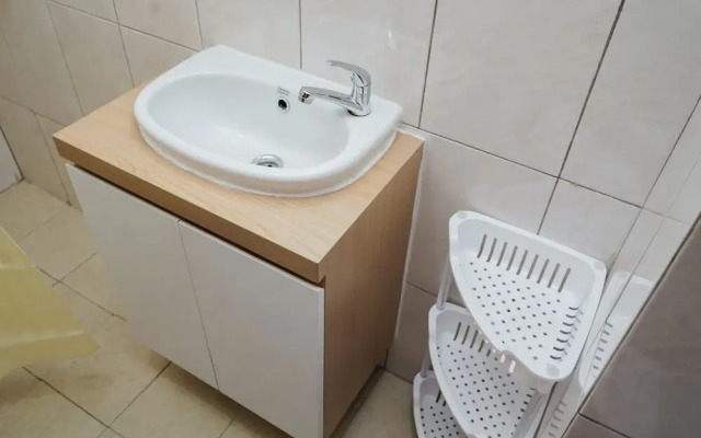 Cozy Design Studio At Amazana Serpong Apartment