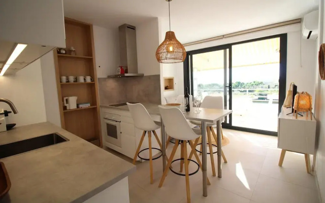 Modern Apartment With River Views