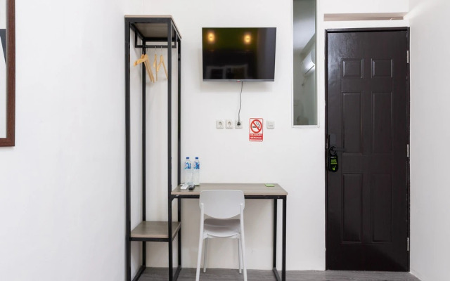 Urbanview Don Juan Pondok Gede by RedDoorz
