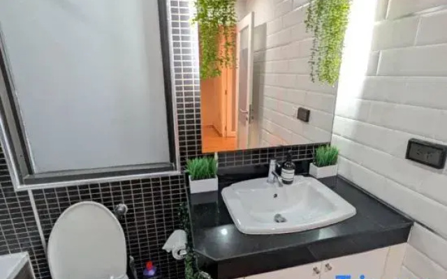 New Renovated 2 Beds Amazing Balcony View Nana BTS 0804
