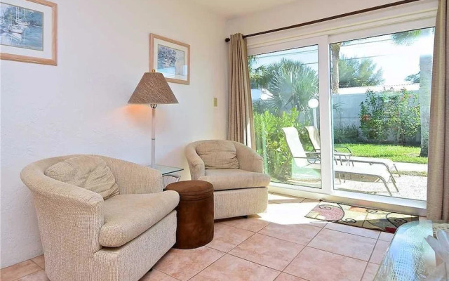 Jamaica Royale 91 - Two Bedroom Condo