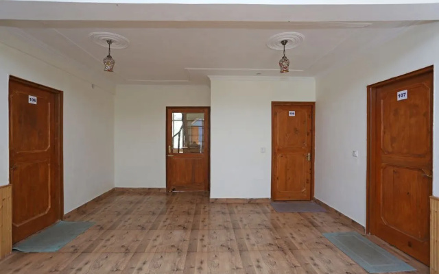 OYO 7008 Astha Cottage
