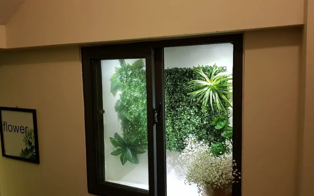 Flower Hostel