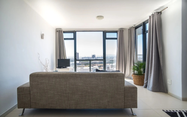 1703 Four Seasons