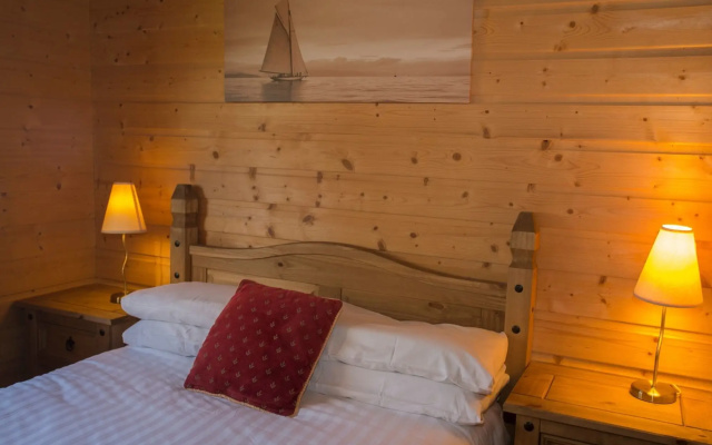 Armadale Castle Cabins