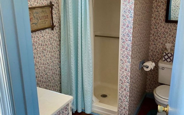 Family Farmhouse Inn