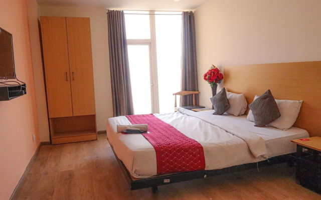 Noida Grand 121 by F9 Hotels