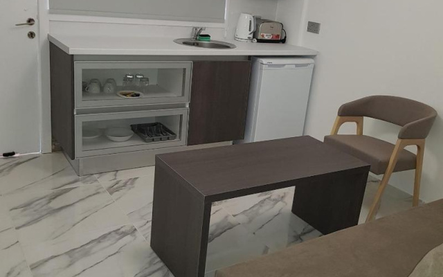 Les Palmiers Petrou Apartments