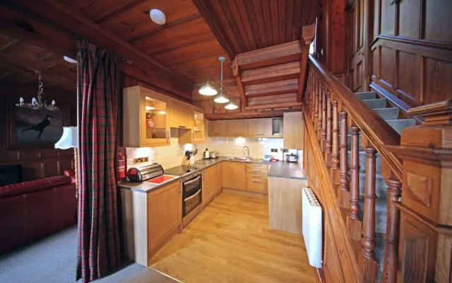 Loch Rannoch Highland Club Lochside Lodge 01