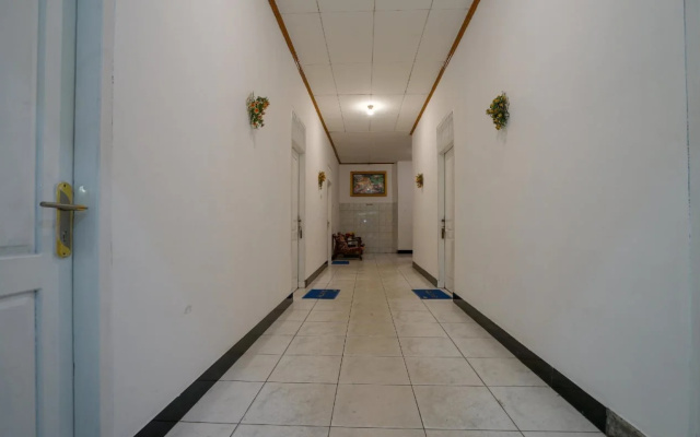OYO 1216 Hotel Sejati