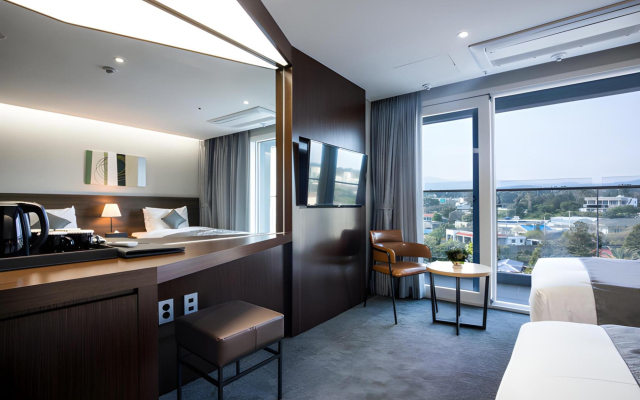 CO-OP City Hotel Harborview
