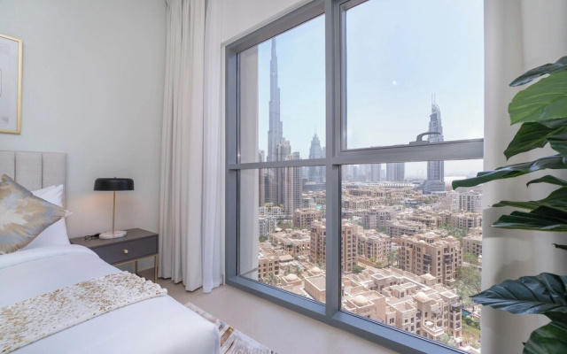 Vogue | Downtown near Dubai Mall | Burj Khalifa