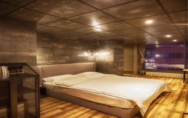 Lanzhou Pandora Art Hotel