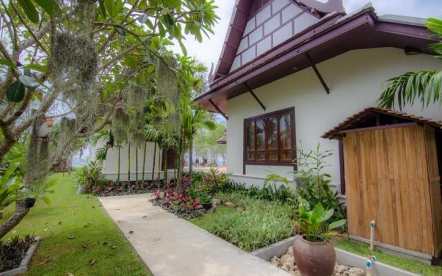 Отель Baan Thai Lanta Resort Ланта вид на фасад