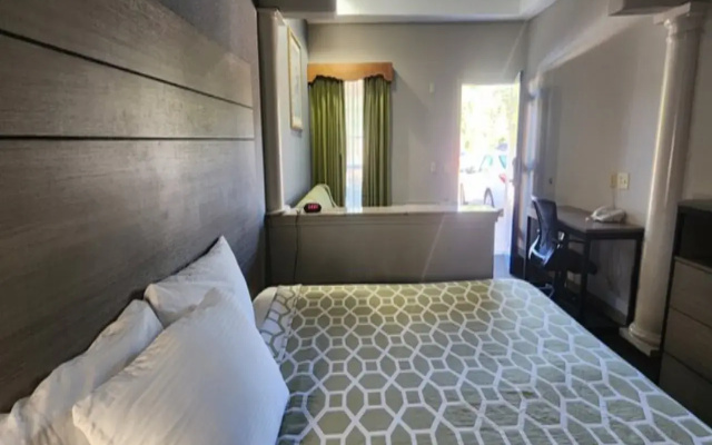 Regency Inn & Suites By Capital O Houston IAH Airport