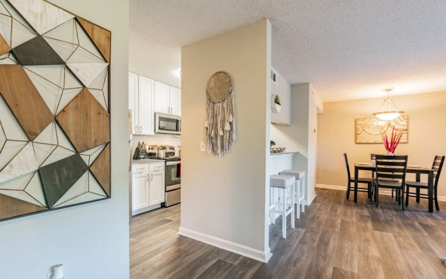 CP-514: Luxury Clearwater Apartment
