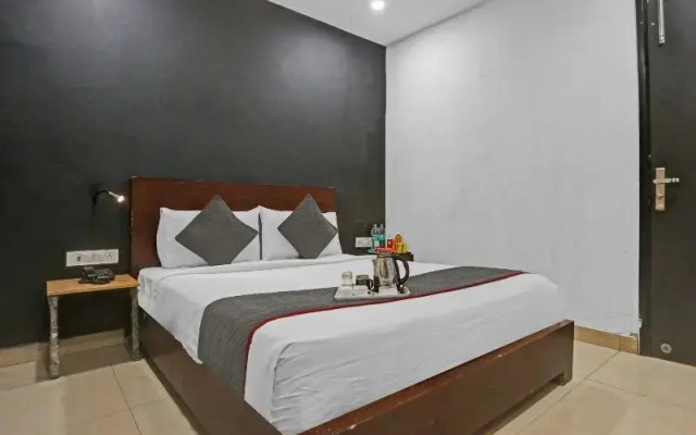 OYO Townhouse 475 Nangal Raya Pankha Road