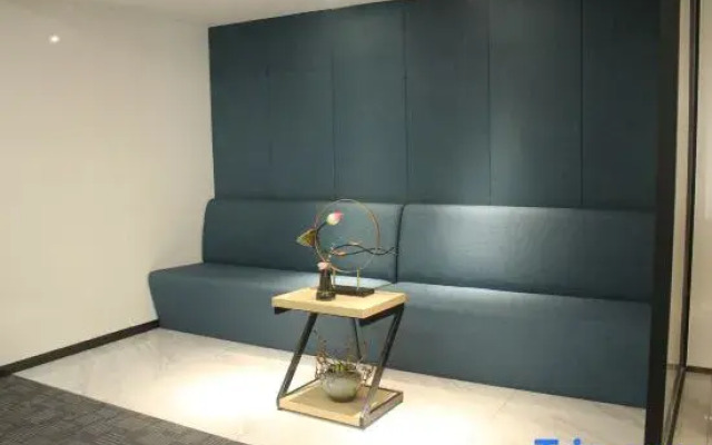 Qingmu Select Hotel (Nanjing Gaochun Subway Station Zhenxing Road)