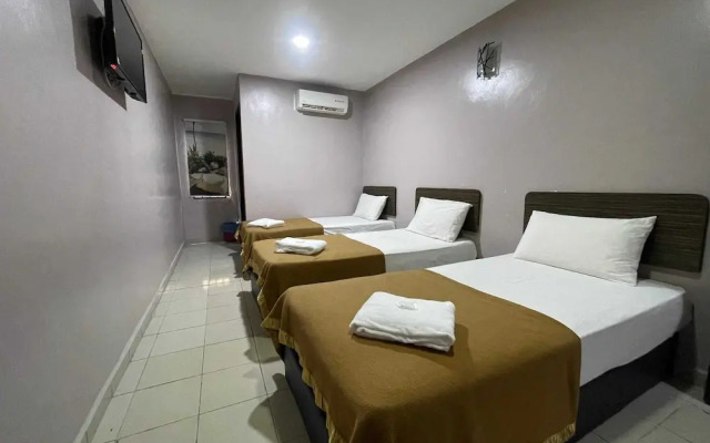 OYO 91119 Hotel D Lima Inn