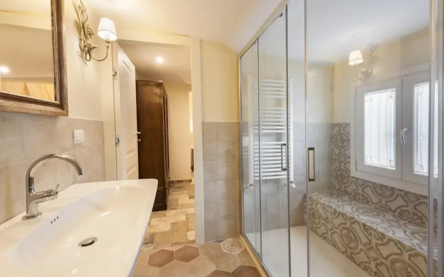 Casa Griselda by Mmega