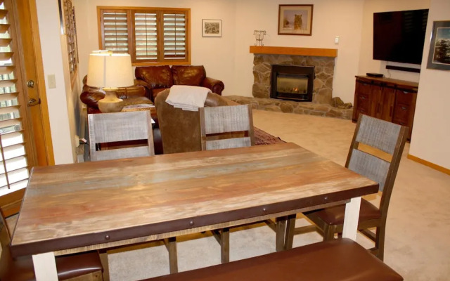 Woods Manor Condo