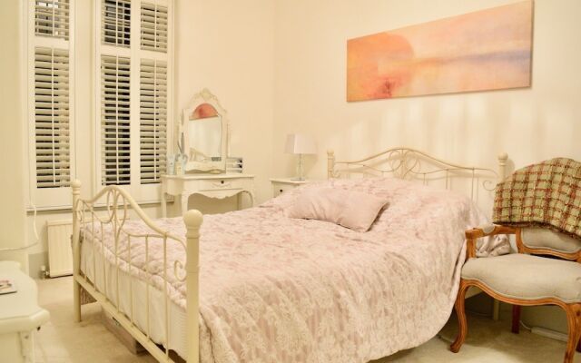 Отель 1 Bedroom Flat in West Kensington Великобритания, Лондон - отзывы, цены и фото номеров - забронировать отель 1 Bedroom Flat in West Kensington онлайн комната для гостей