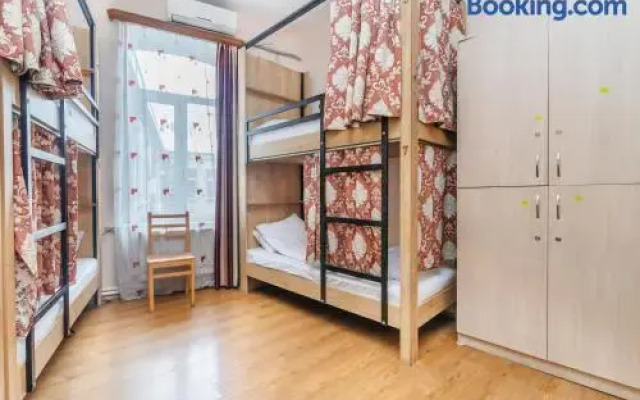 Pushkin 10 Hostel