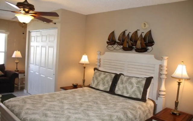 The Anna Maria Island Beach Paradise 10 - Studio condo by RedAwning
